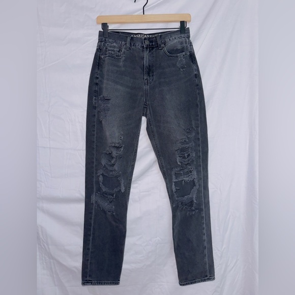 American Eagle AEO Black Wash Denim High Rise Distressed Mom Jean size 2 - Picture 1 of 7